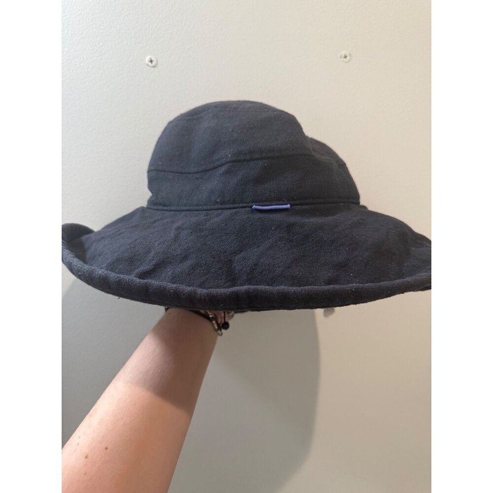 wallaroo sun Women's Black Hat